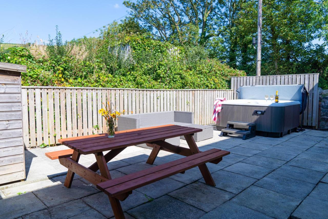 Wrth Y Nant Villa Saint Ishmaels  Luaran gambar